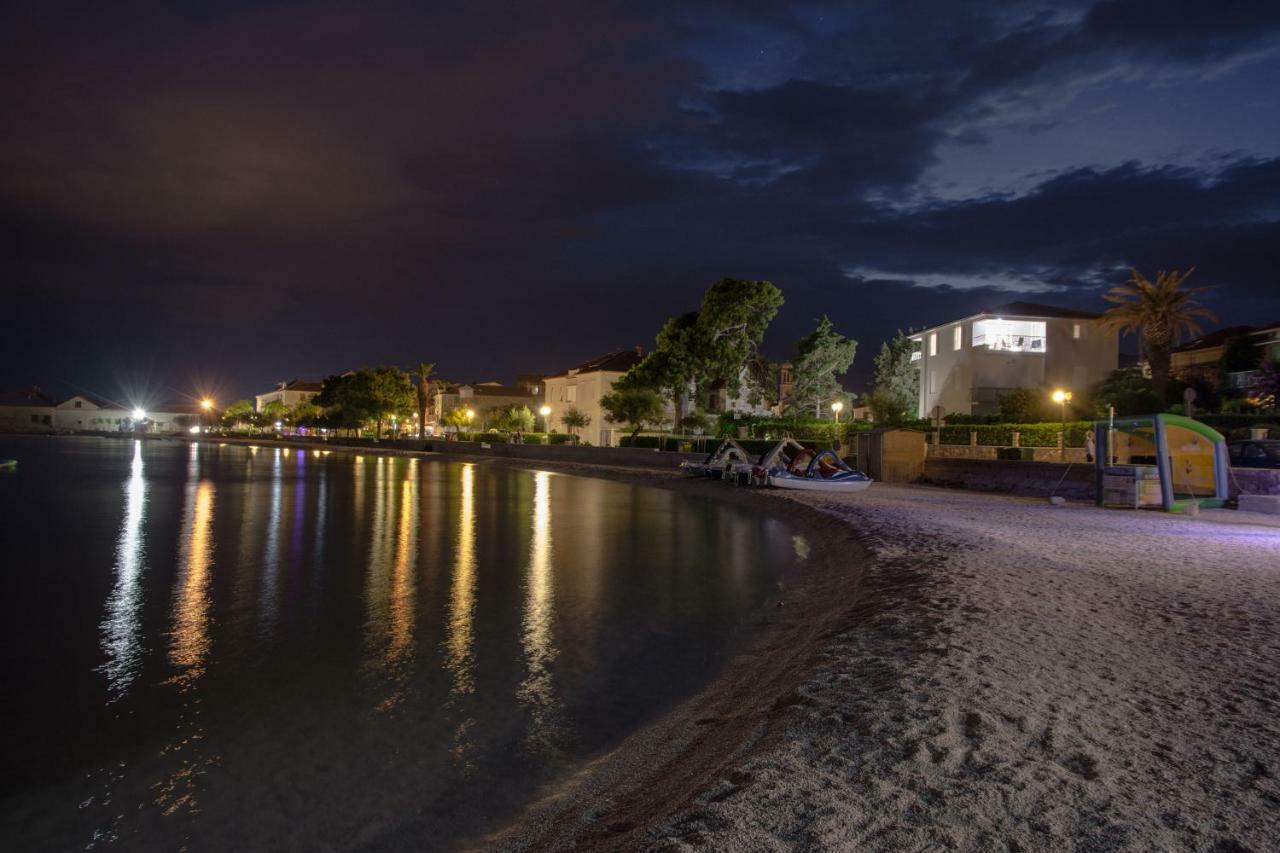 Beachfront Apartments Don Kaštela Buitenkant foto