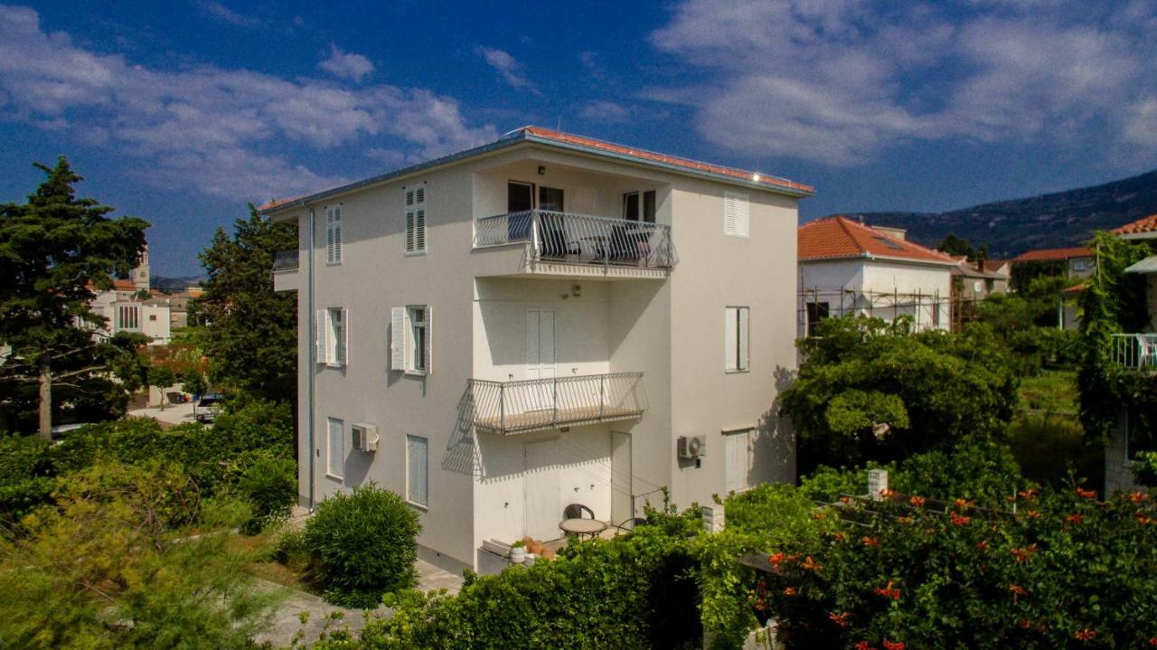 Beachfront Apartments Don Kaštela Buitenkant foto