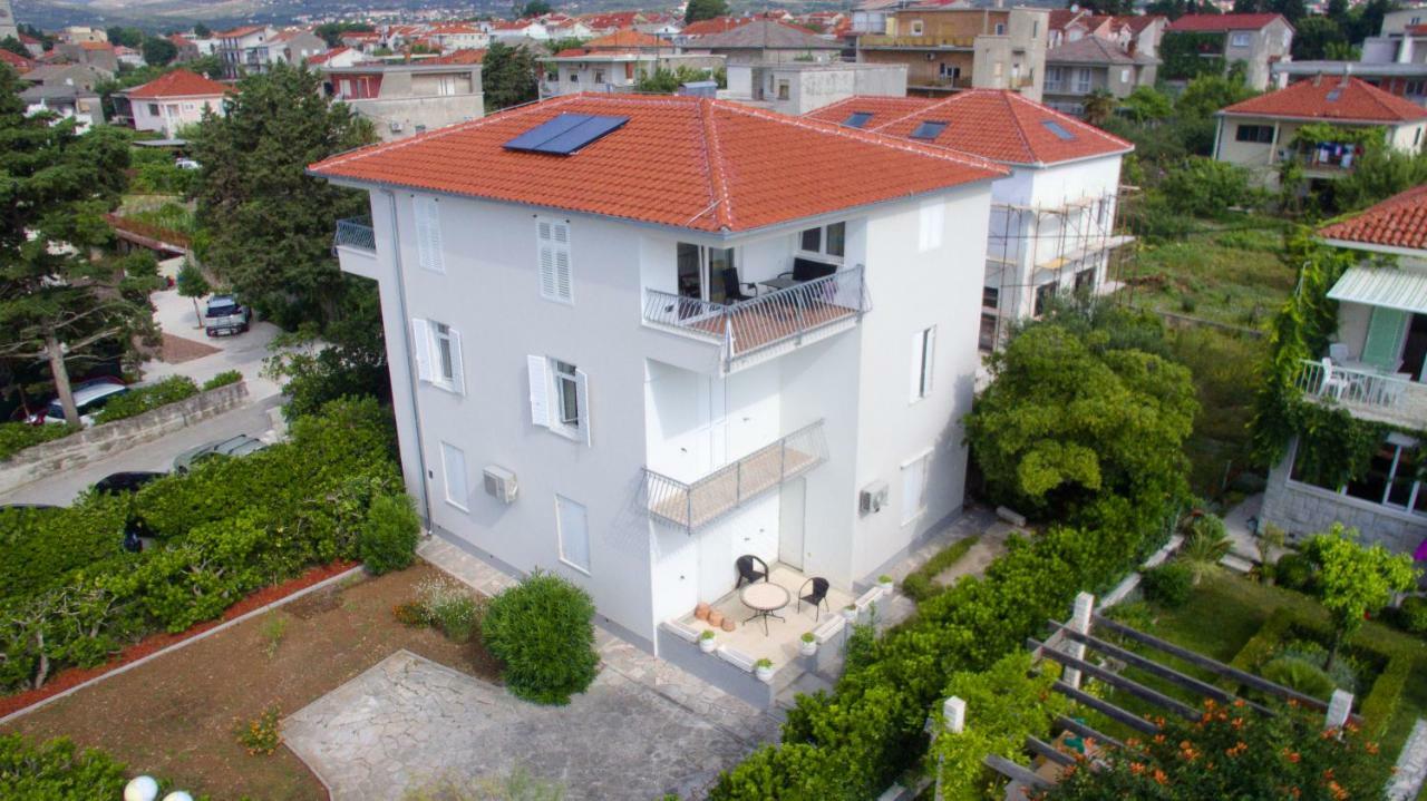 Beachfront Apartments Don Kaštela Buitenkant foto