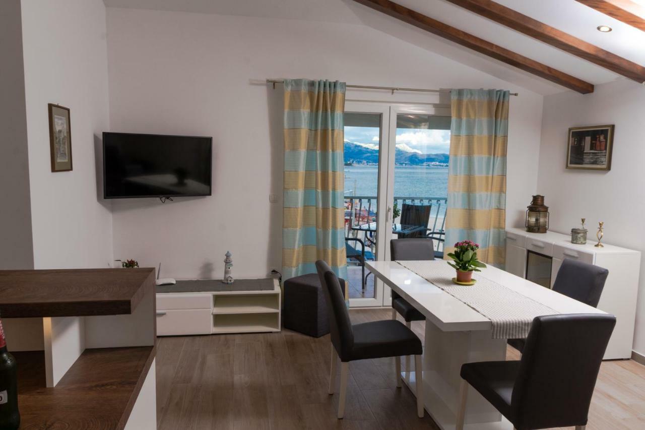 Beachfront Apartments Don Kaštela Buitenkant foto