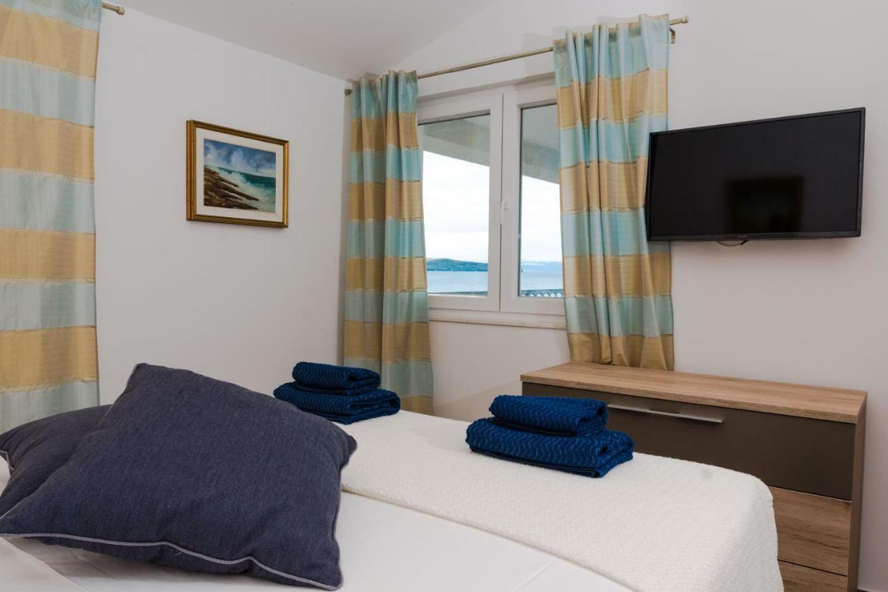 Beachfront Apartments Don Kaštela Buitenkant foto
