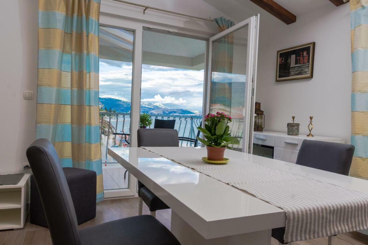 Beachfront Apartments Don Kaštela Buitenkant foto